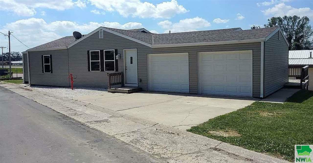 Property Photo:  510 West Drive  IA 51039 