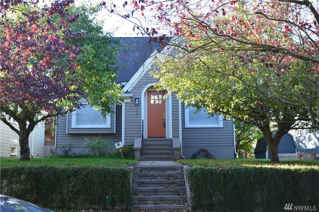 Property Photo: 717 N 78th St WA 98103