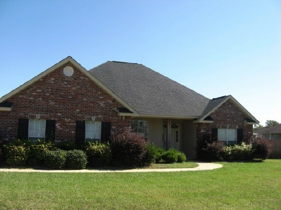 Property Photo:  40 Lakeland Cir.  MS 39465 