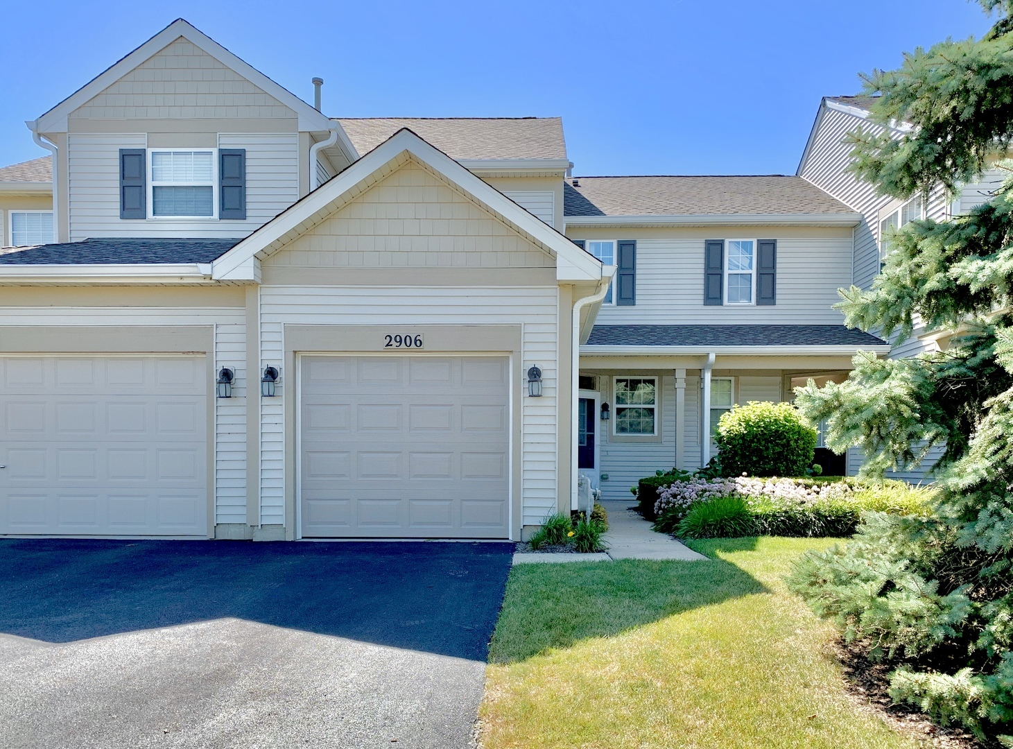 Property Photo: 2906 Rutland Circle IL 60564