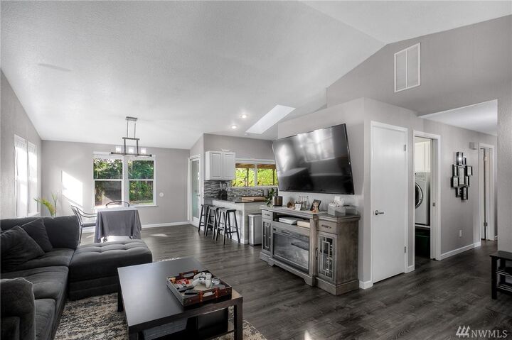 Property Photo:  21660 SE 270th St  WA 98038 