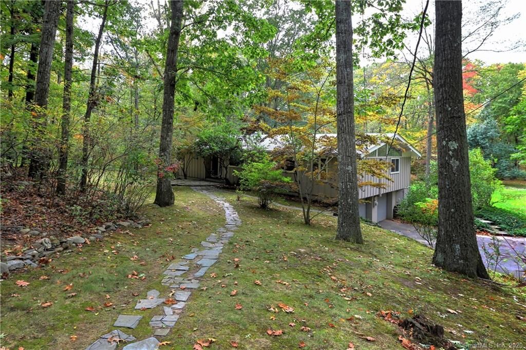 Property Photo:  36 Barberry Lane  CT 06525 