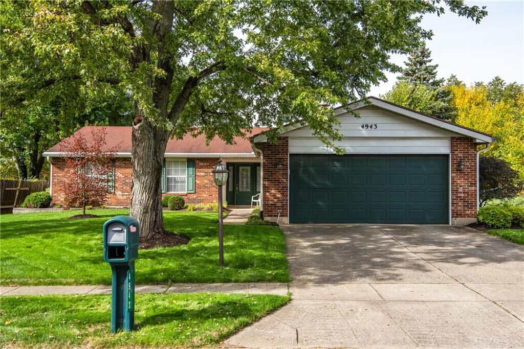 Property Photo: 4943 Amberwood Drive OH 45424
