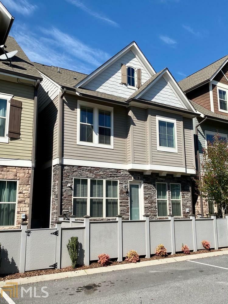Property Photo: 240 Dellwood Dr GA 30080