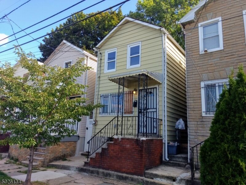 Property Photo:  302 S 20th St  NJ 07103 