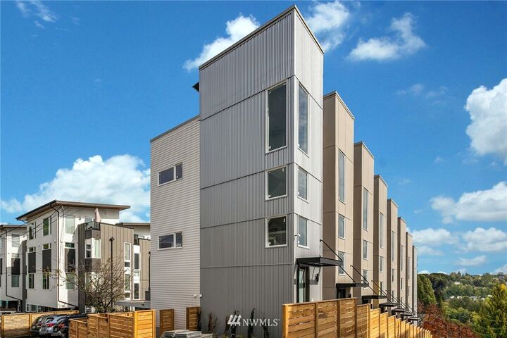 3078 SW Avalon Way H  Seattle WA 98126 photo