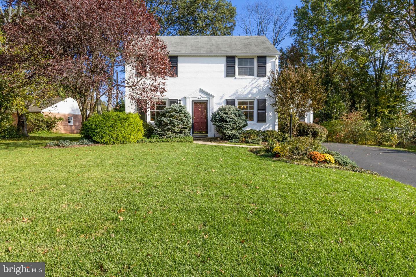 Property Photo: 402 Briarwood Road PA 19086