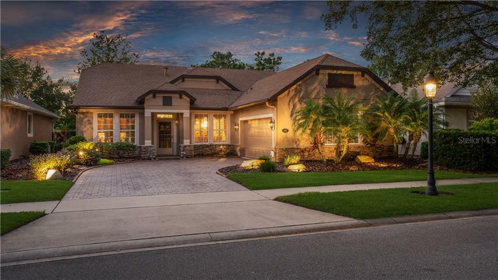 Property Photo: 1218 Heron Point Way FL 32724