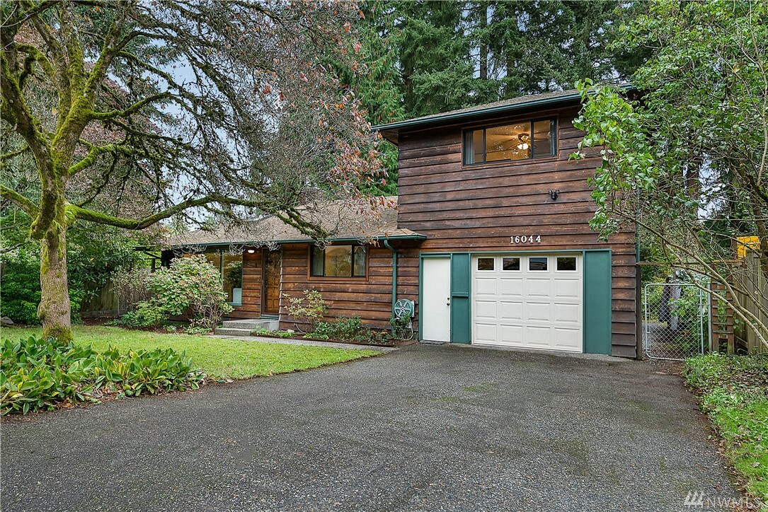 Property Photo:  16044 33rd Ave NE  WA 98155 