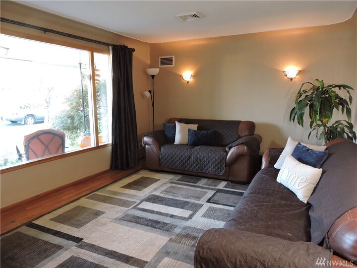 Property Photo: 404 K St SW WA 98848