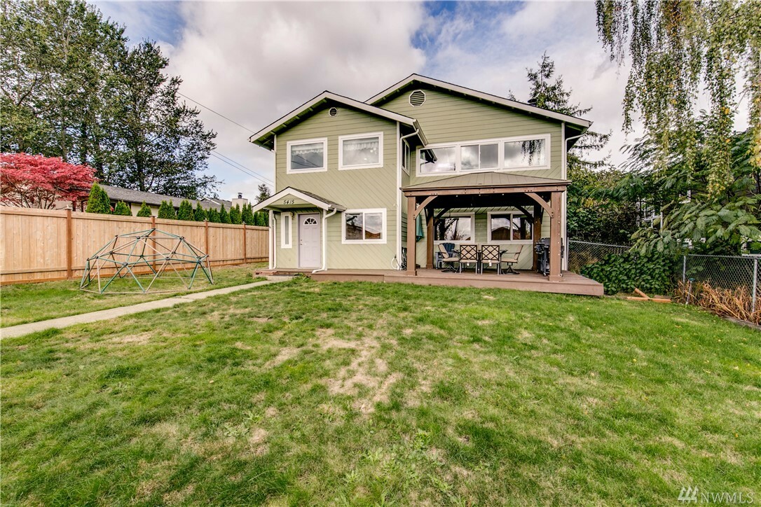 Property Photo:  5415 29th St NE  WA 98422 