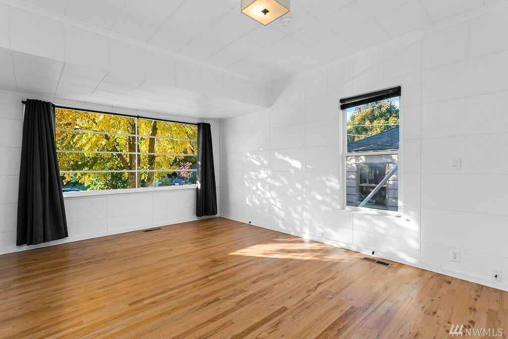 Property Photo: 3622 Densmore Ave N WA 98103