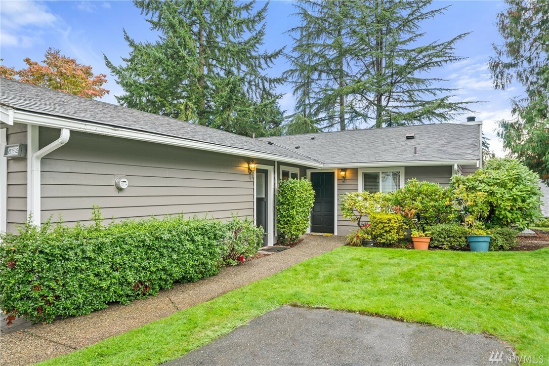 Property Photo: 15920 NE 41st St 9B WA 98052