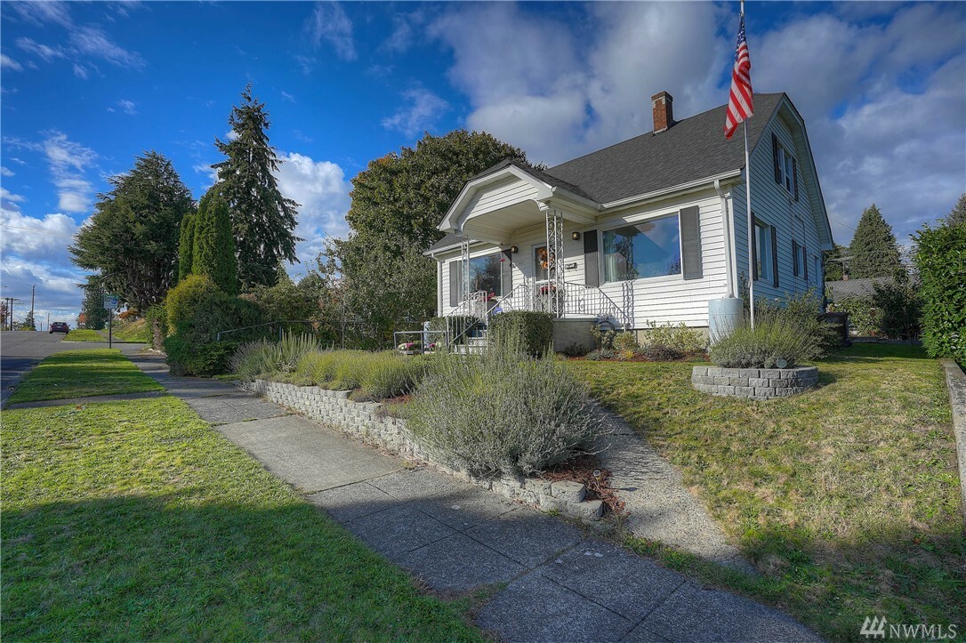 Property Photo:  421 S 61st  WA 98408 