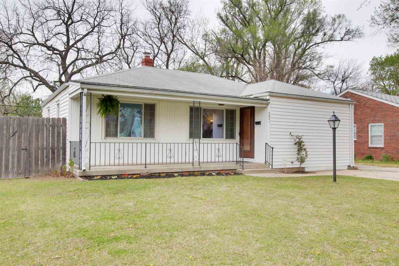 Property Photo:  2041 S Dellrose St  KS 67218 