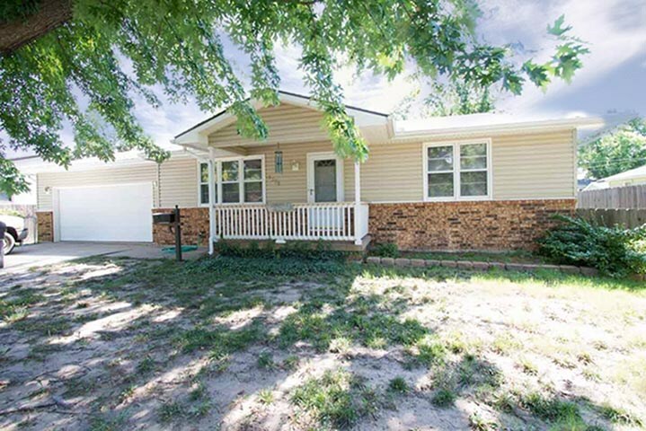 Property Photo: 2938 S Gordon Ave KS 67217