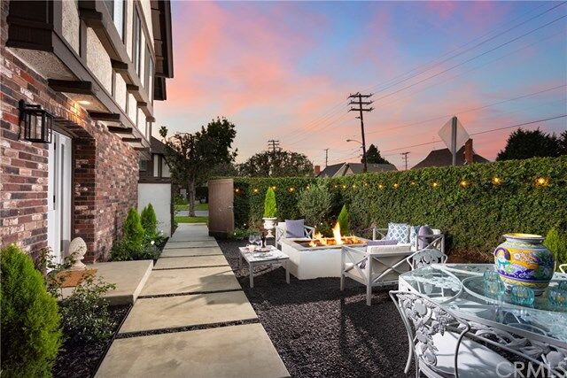 Property Photo:  2507 E 16th Street 14  CA 92663 