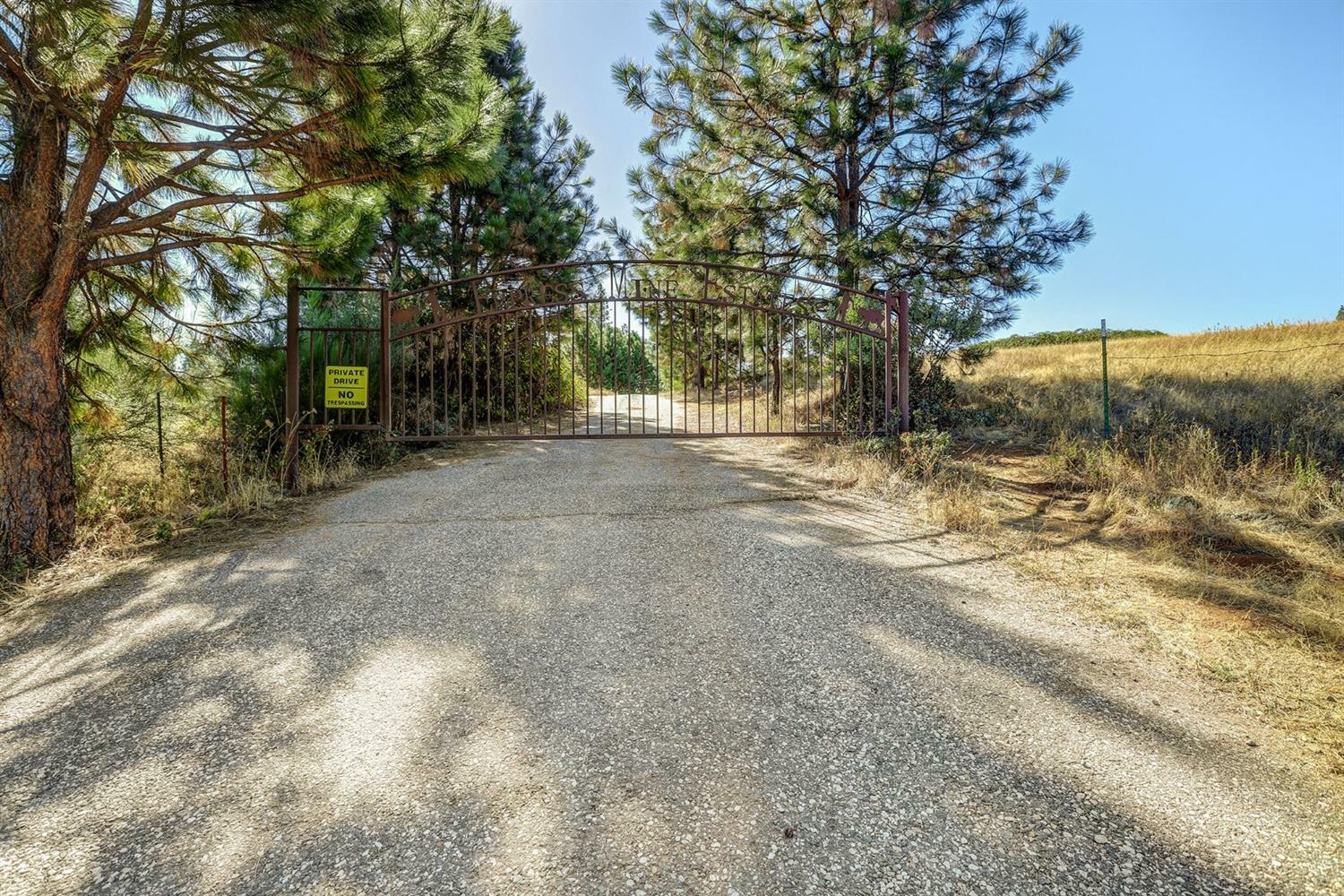 Property Photo:  13433 Empress Road  CA 95959 