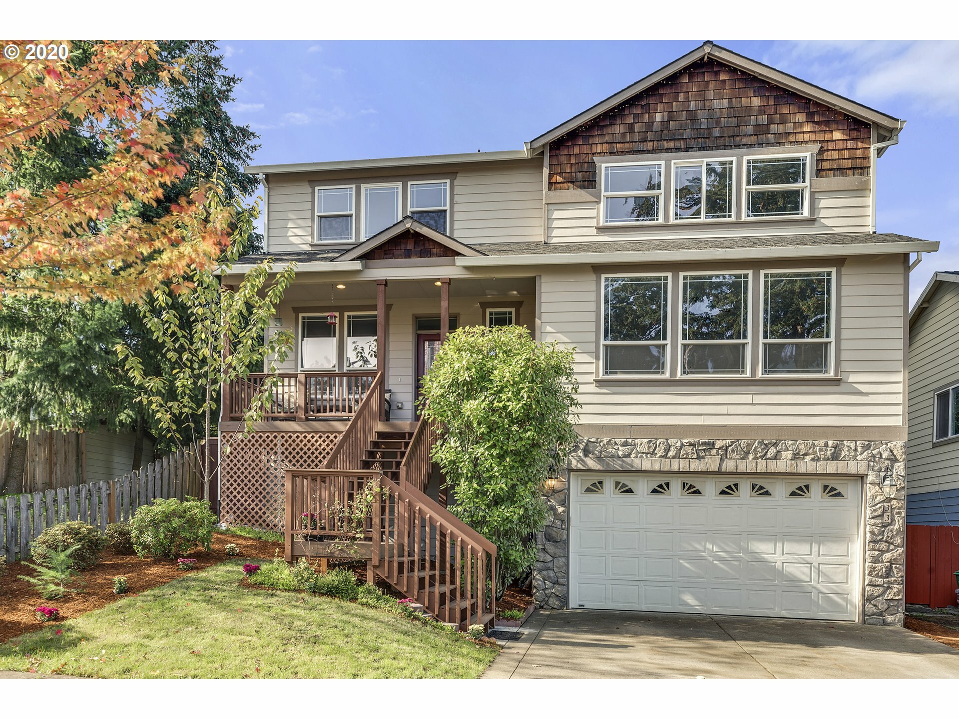 Property Photo: 33 SE 218th Ave OR 97030