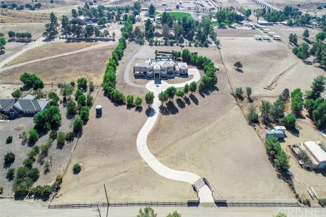 Property Photo:  10315 White Fox Lane  CA 91390 