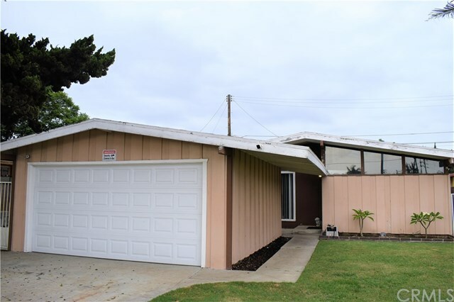 Property Photo:  809 E Lomita Boulevard  CA 90744 