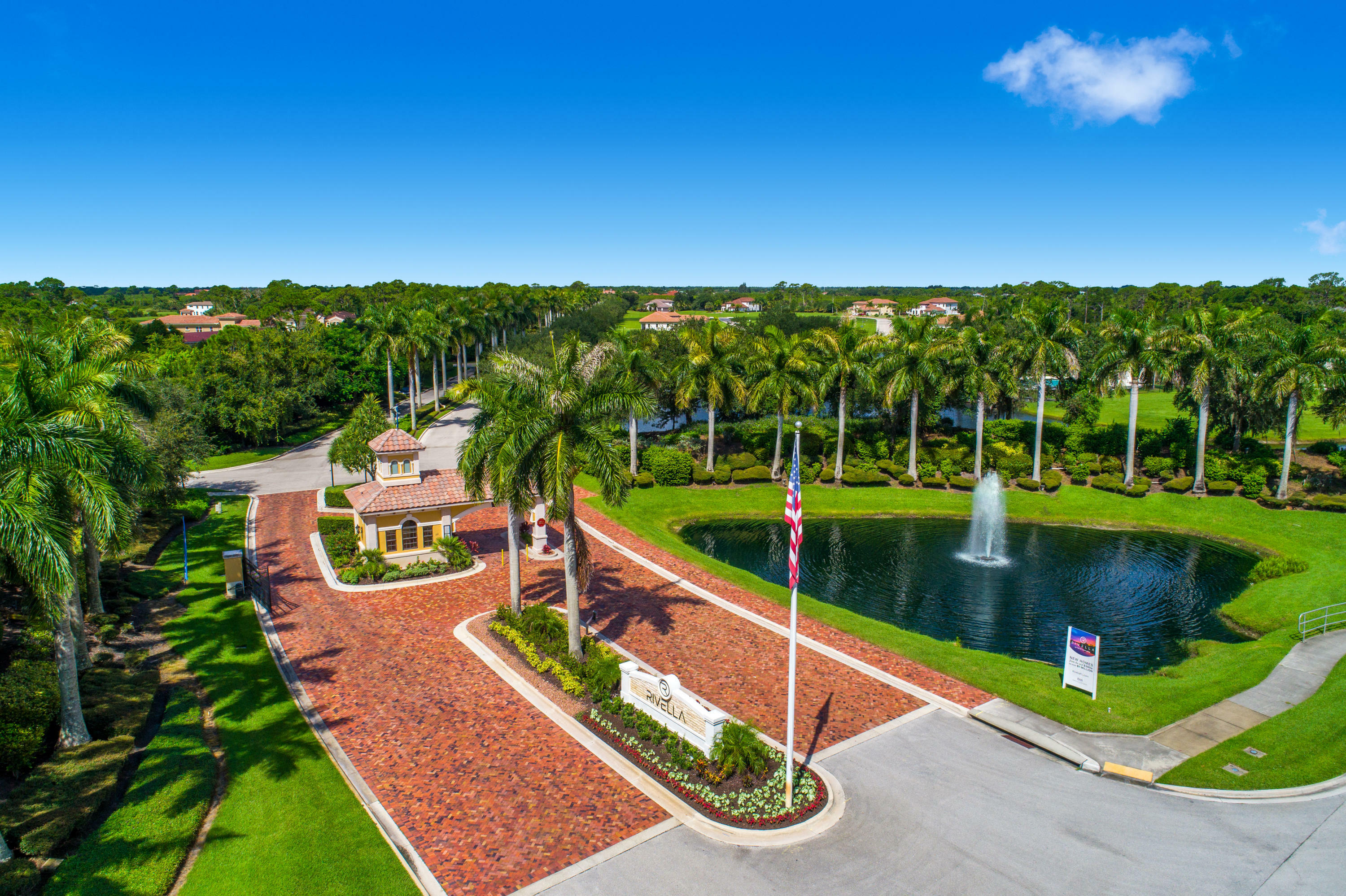 Property Photo: 113 SE Via Lago Cervaro FL 34952