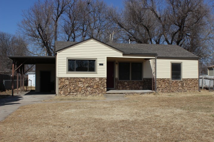 Property Photo:  1220 W 27th St S  KS 67217 