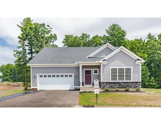 Property Photo: 46 Copley Cir 8 CT 06082