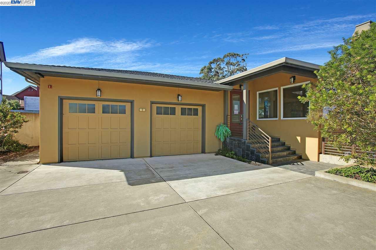 Property Photo: 2 Hana Vista Ln CA 94014