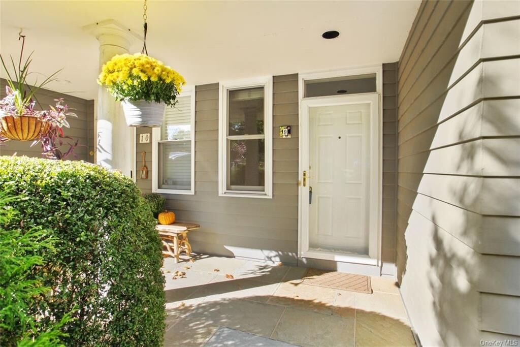 Property Photo: 9 Richmond Hill NY 10533