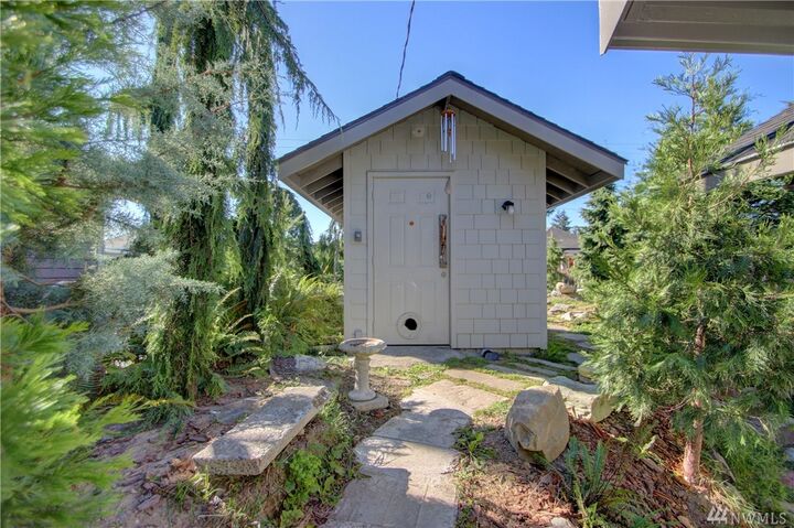 Property Photo: 1029 E Orange WA 98233