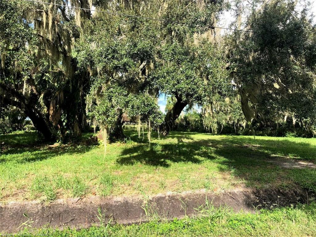 Property Photo:  3132 White Oak Road  FL 33857 