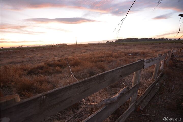 Property Photo:  15502 NW Rd 7  WA 98848 