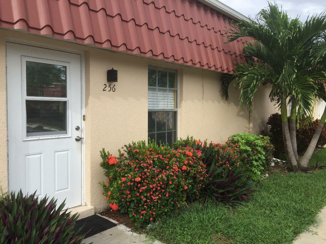 Property Photo: 256 Down East Lane B FL 33467