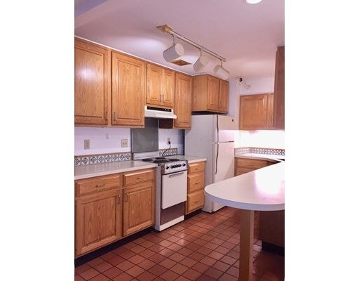 Property Photo: 281 Beacon St 8 MA 02116