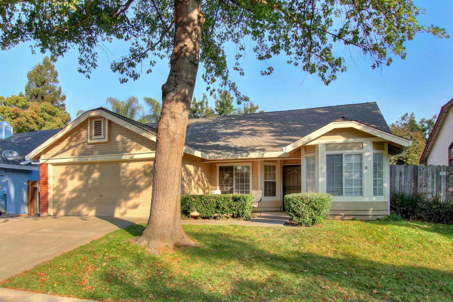 Property Photo:  5816 Laguna Quail Way  CA 95758 