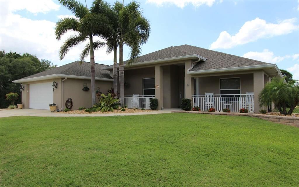 Property Photo: 166 Mango Road NE FL 33852