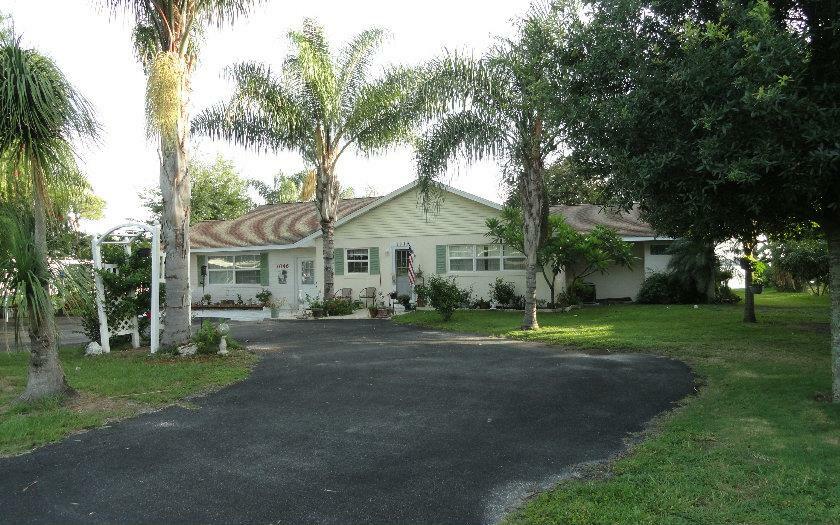 Property Photo:  1046 Lake Sebring Drive  FL 33870 