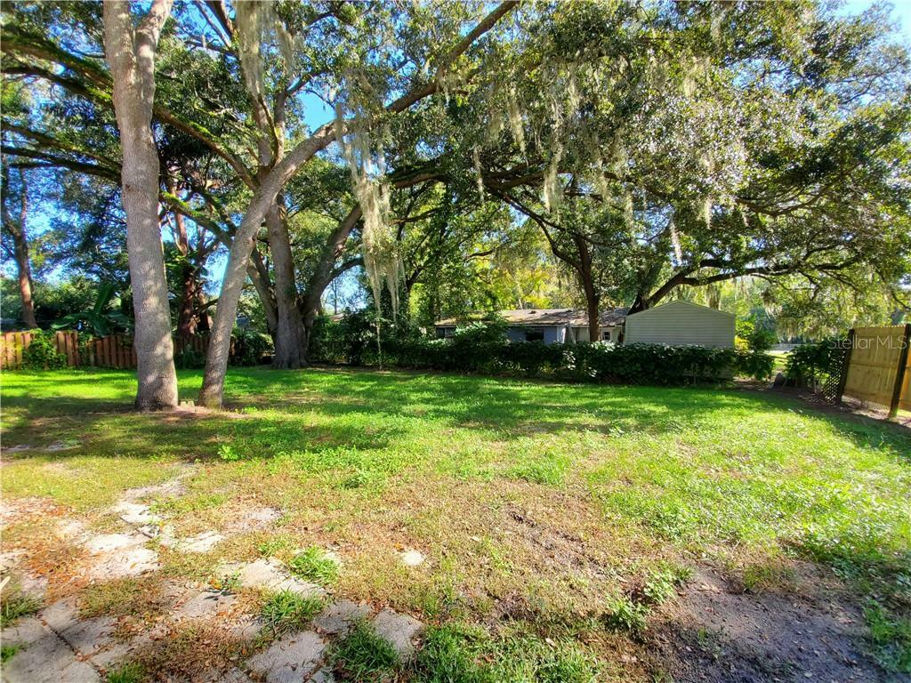 Property Photo:  109 S Flamingo Avenue  FL 32708 