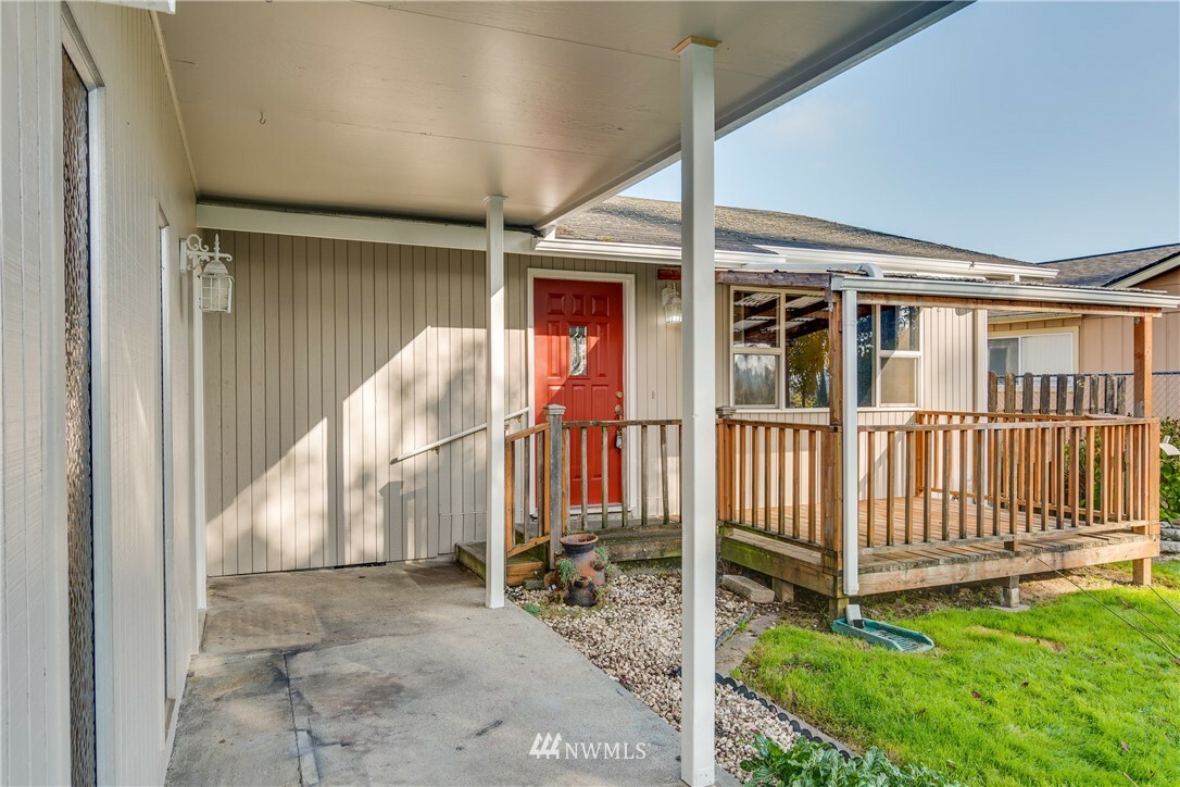 Property Photo:  3440 Memorial Park Drive  WA 98632 