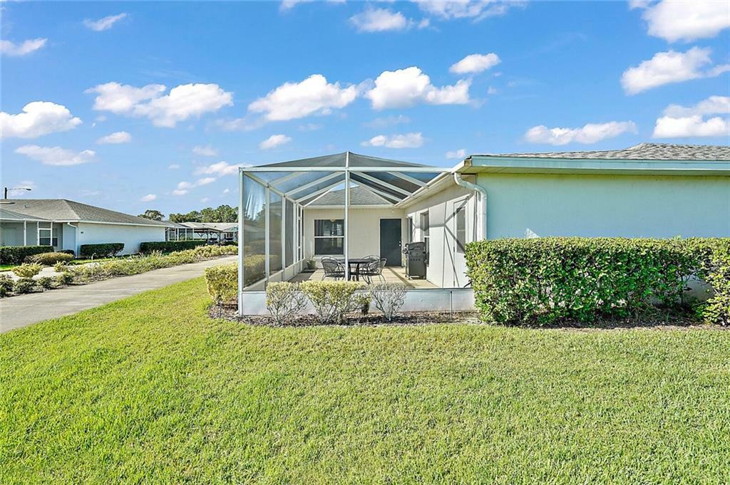 Property Photo:  1017 Willow Drive  FL 34748 