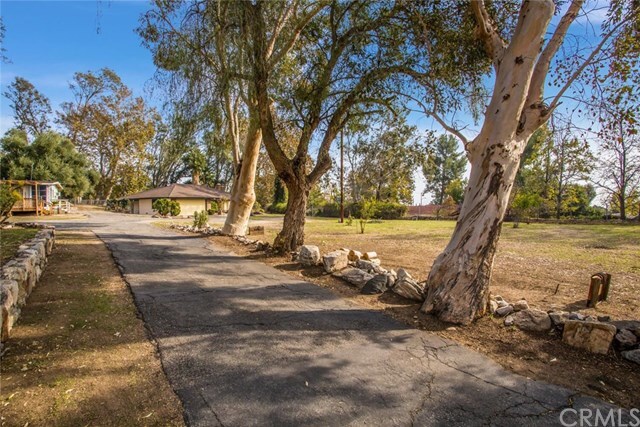 Property Photo: 5495 N Mountain View Avenue CA 92407