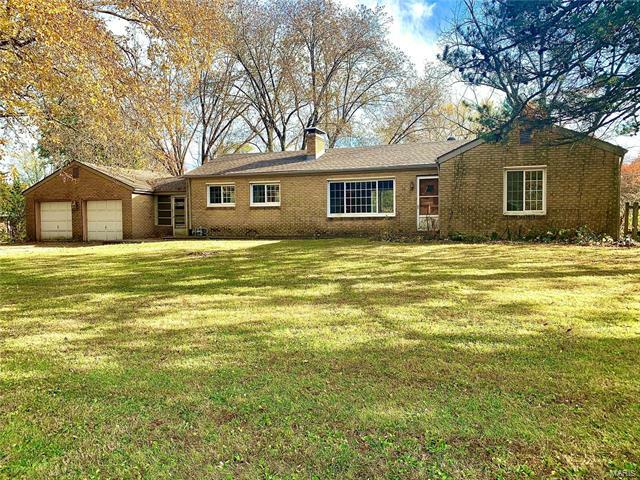 Property Photo: 26 Fairview Drive 62208