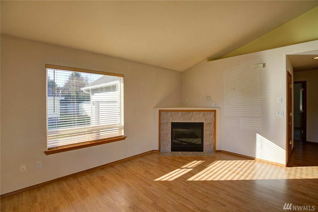 Property Photo:  858 Willow Ct SW  WA 98569 