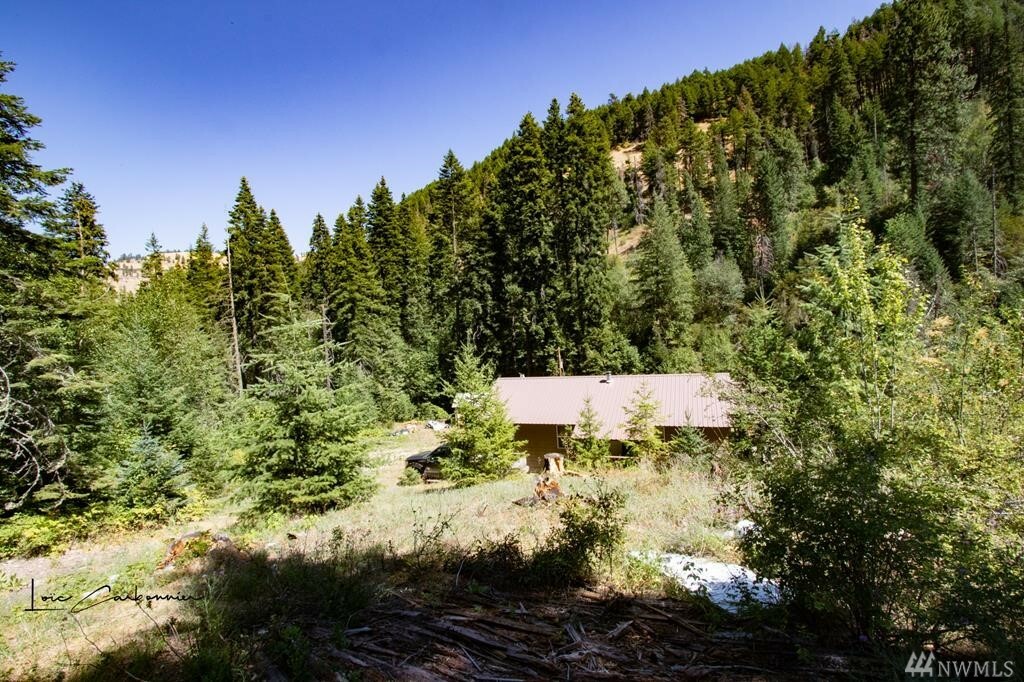 Property Photo:  930 Wolf Fork Rd  WA 99328 