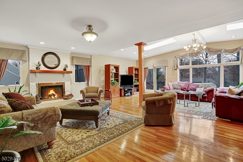 Property Photo:  15 Edgewood Rd  NJ 08853 