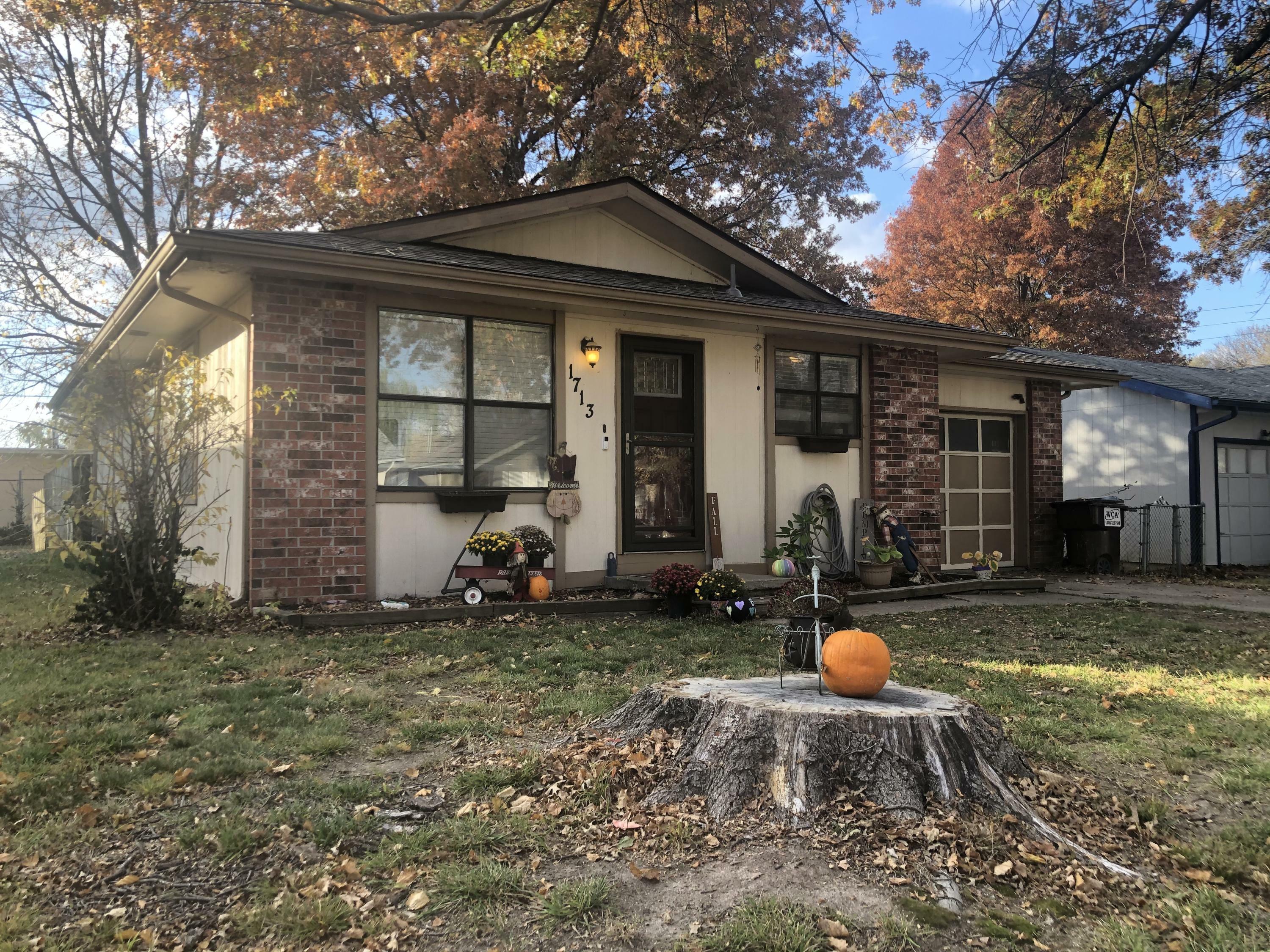 Property Photo:  1713 North Lone Pine Avenue  MO 65803 