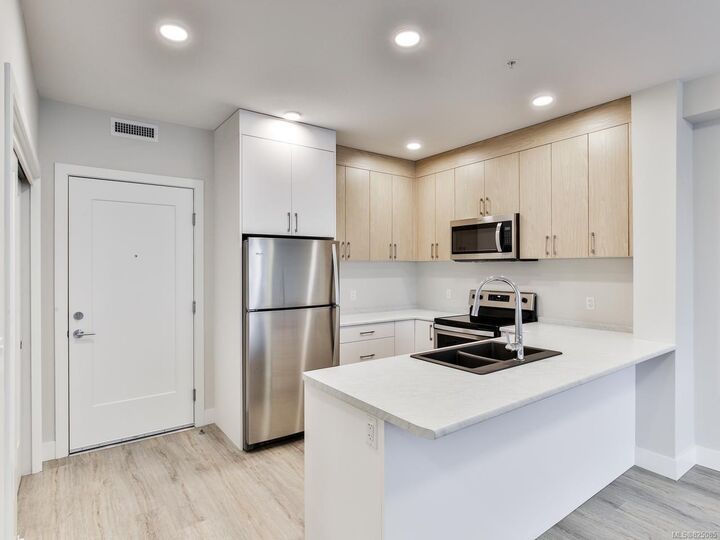 Property Photo: 6540 Metral Dr 501 BC V9T 2L8