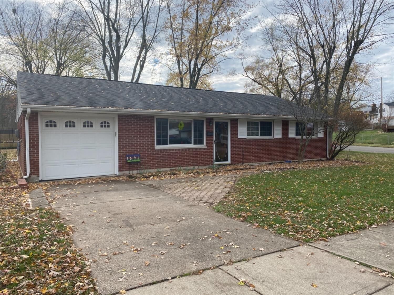 Property Photo: 1691 Sunset Dr OH 45013