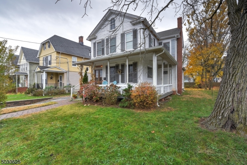 Property Photo:  161 W Cliff St  NJ 08876 